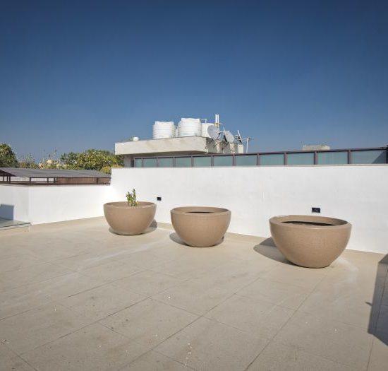 24 Navjivan residence image 1