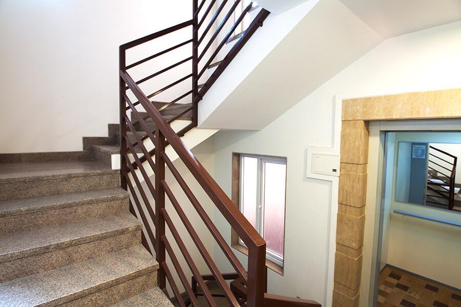 H13 Green Park Main staircase and lift lobby
