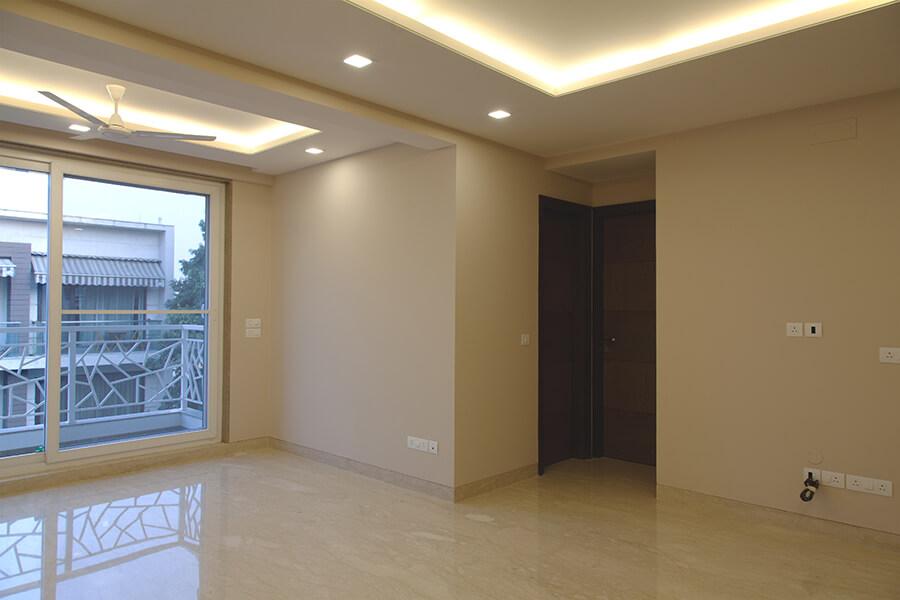 H13 Green Park Main living room with balcony