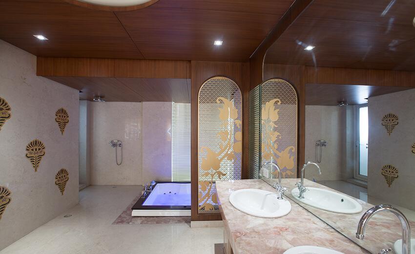 S-353 Panchsheel Park bathroom with jacuzzi